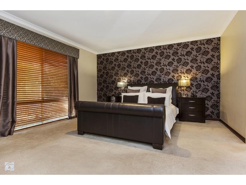 15 Jenkin Mews, Atwell WA 6164