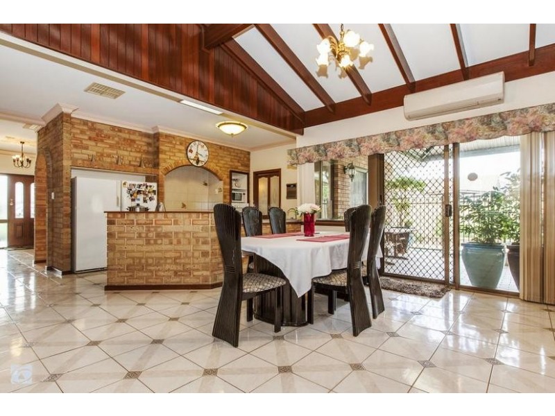 4 Cary Street, Munster WA 6166