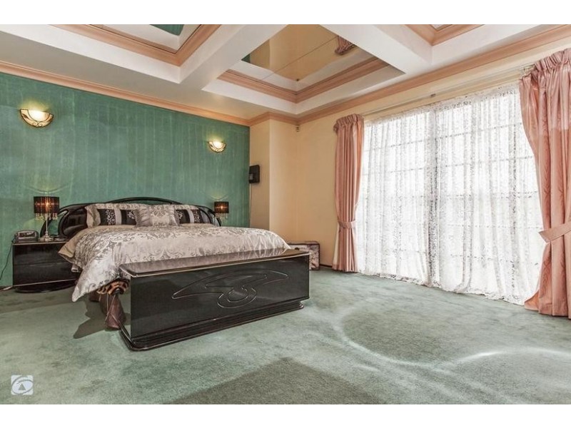 4 Cary Street, Munster WA 6166