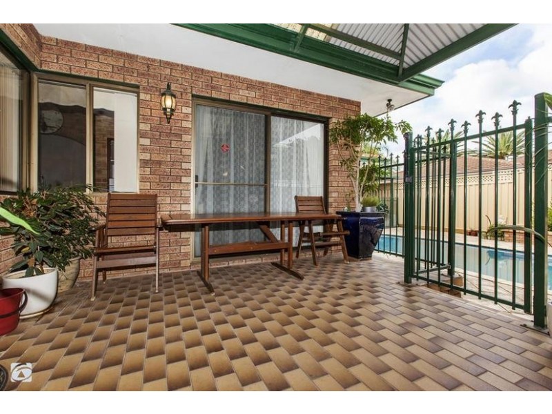 4 Cary Street, Munster WA 6166