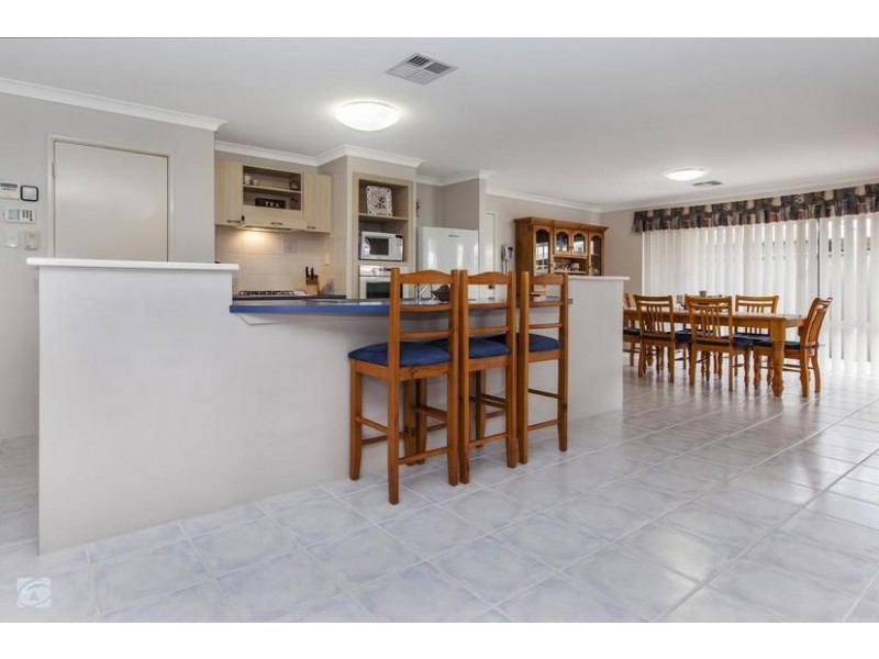 180 Brenchley Drive, Atwell WA 6164