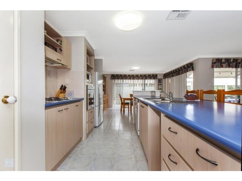 180 Brenchley Drive, Atwell WA 6164