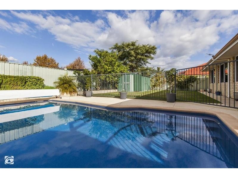 180 Brenchley Drive, Atwell WA 6164