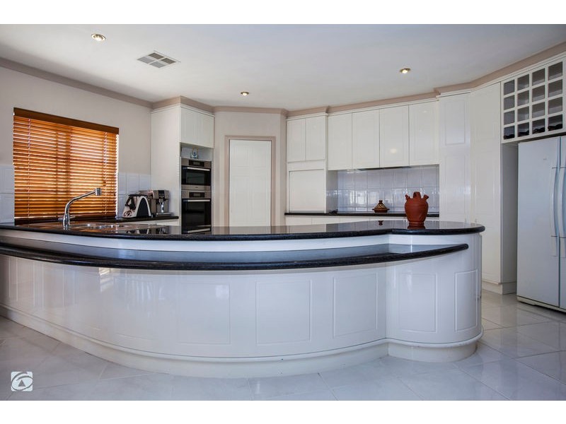 15 Huntington Road, Coogee WA 6166