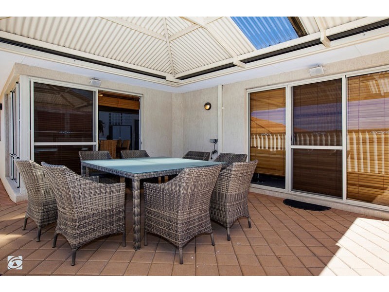 15 Huntington Road, Coogee WA 6166