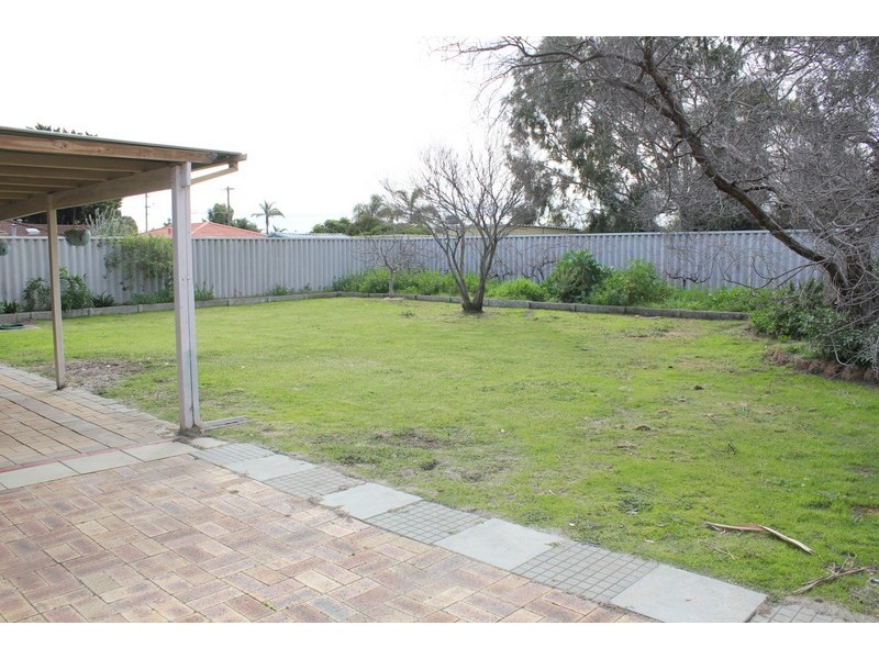 4 Briggs Street, South Lake WA 6164