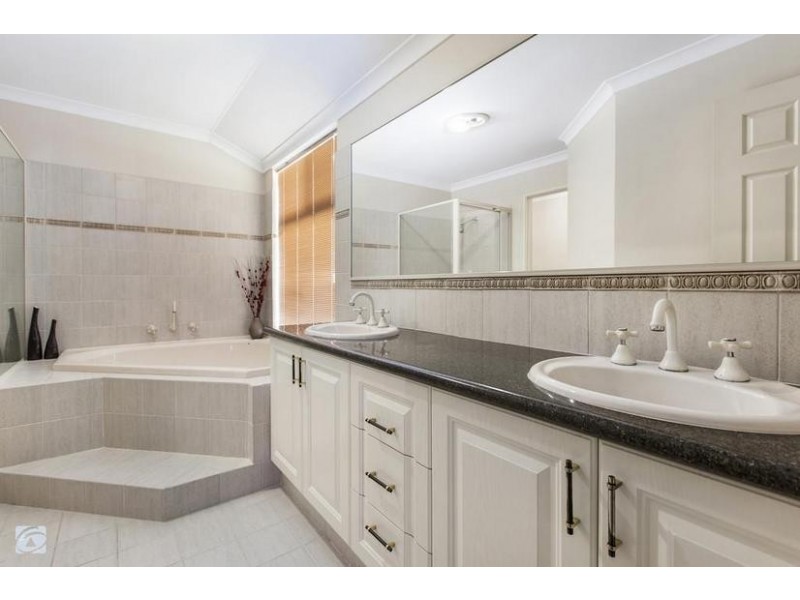 7 Briere Green, Bibra Lake WA 6163