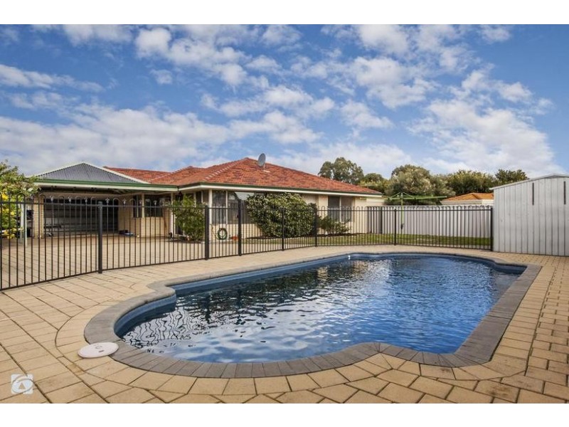 16 Ballard Mews, Success WA 6164