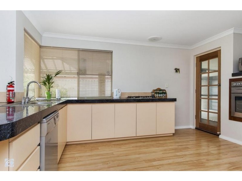 16 Ballard Mews, Success WA 6164