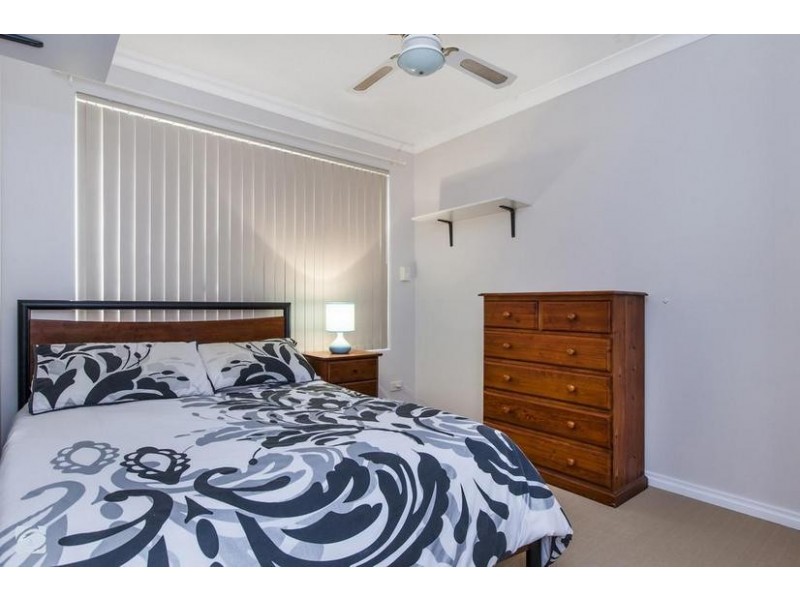 16 Ballard Mews, Success WA 6164