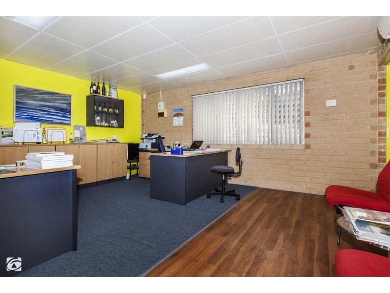4/27 Weatherburn Way, Kardinya WA 6163