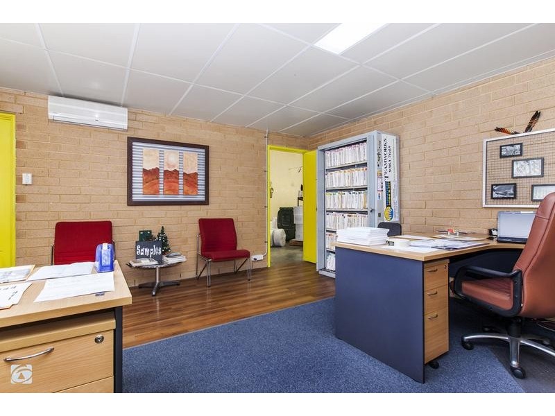 4/27 Weatherburn Way, Kardinya WA 6163