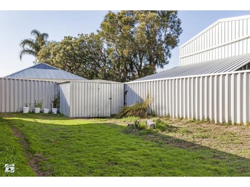 8 Leatherwood Rise, South Lake WA 6164