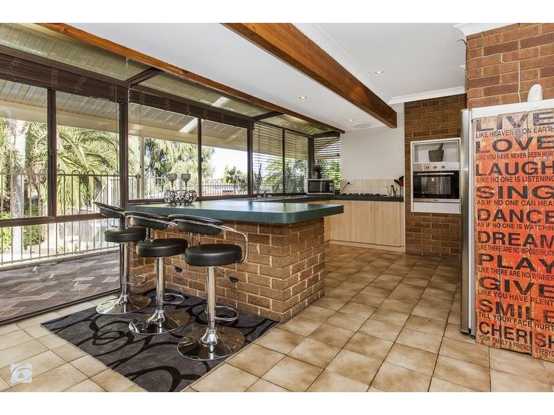 10 Mollerin Place, South Lake WA 6164