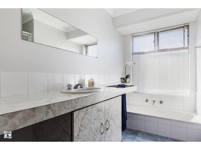 10 Mollerin Place, South Lake WA 6164