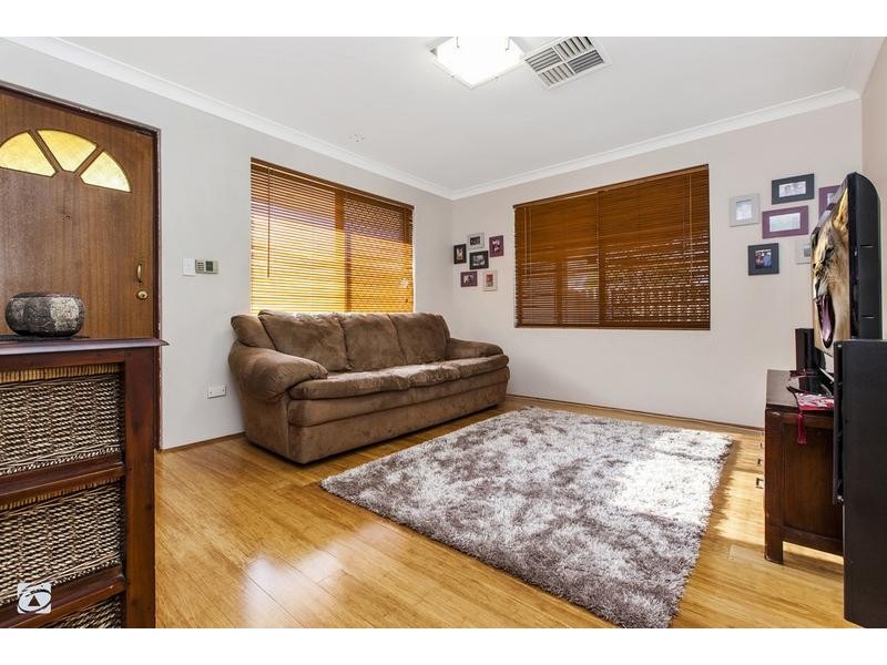 19 Tinaroo Court, South Lake WA 6164