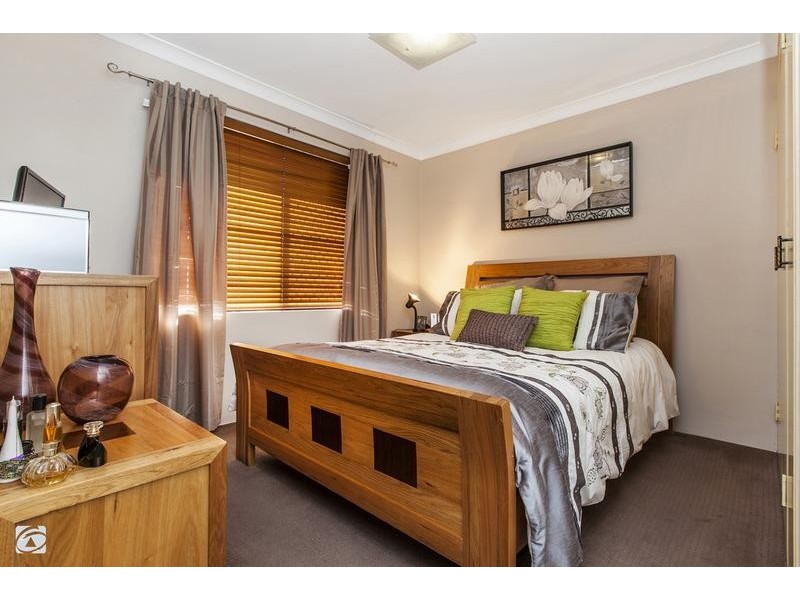 19 Tinaroo Court, South Lake WA 6164