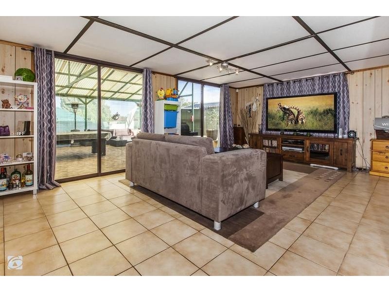 19 Tinaroo Court, South Lake WA 6164