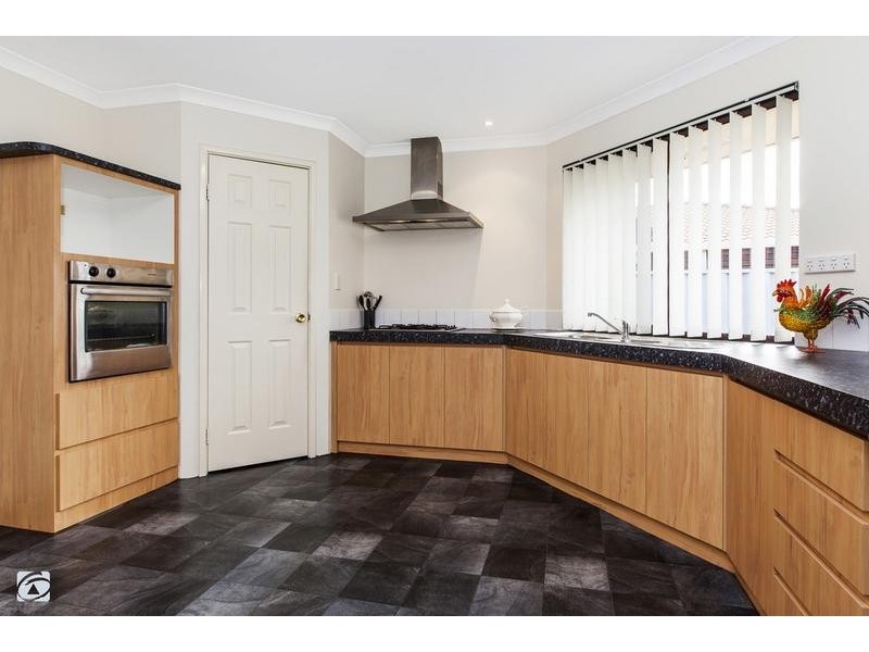 27 Summerville Avenue, Secret Harbour WA 6173