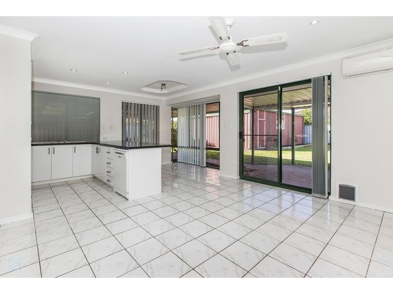 4 Seabrook Place, Success WA 6164