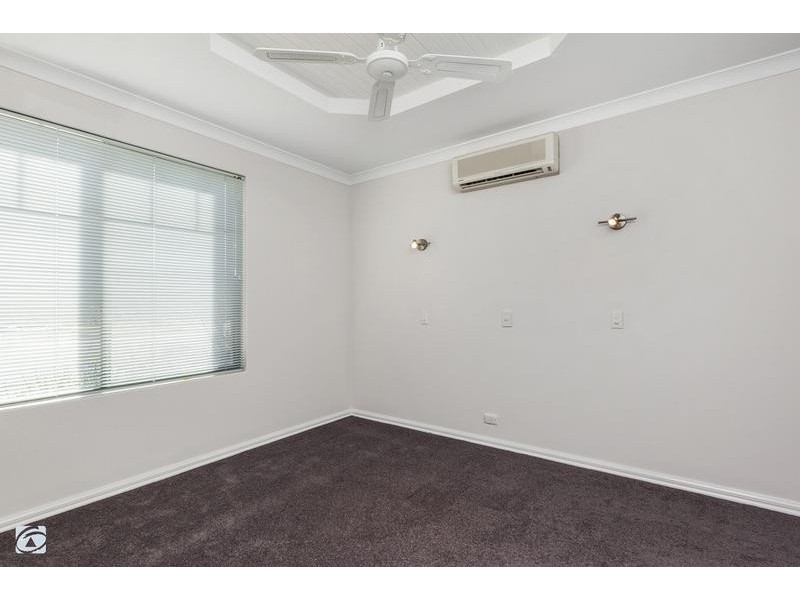 4 Seabrook Place, Success WA 6164