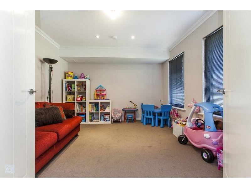 21 Lagrange Street, Success WA 6164