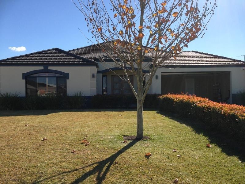 2 Trent Rise, Aubin Grove WA 6164