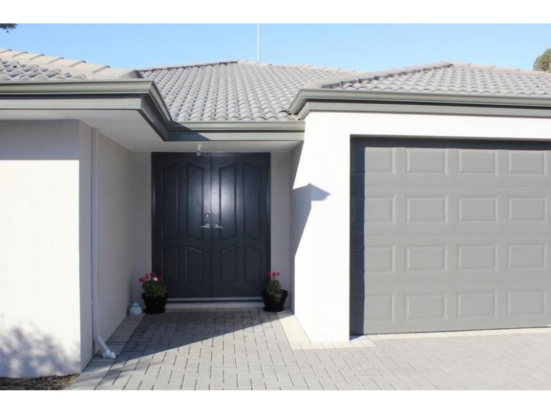 21A Wedgetail Crescent, Success WA 6164