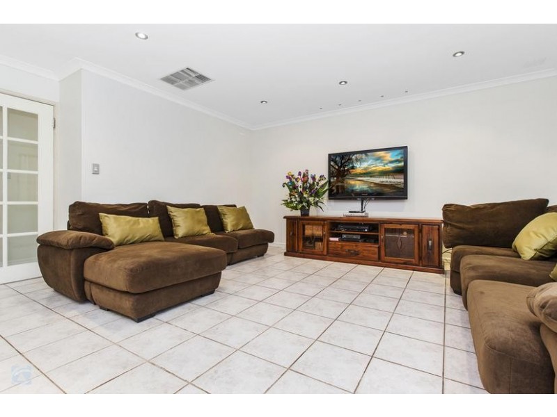 82 Brenchley Drive, Atwell WA 6164