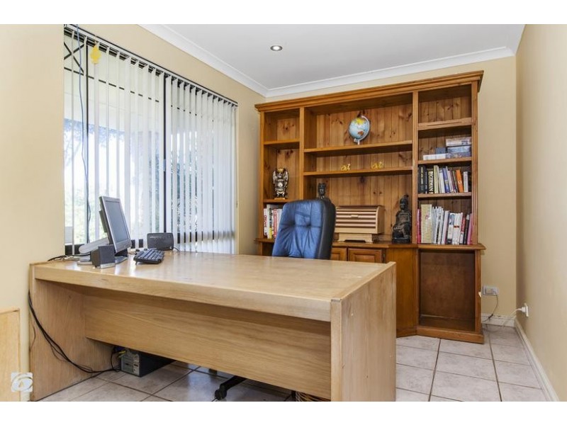 82 Brenchley Drive, Atwell WA 6164
