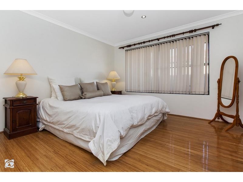 82 Brenchley Drive, Atwell WA 6164