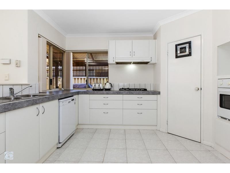 20A Fenimore Avenue, Munster WA 6166