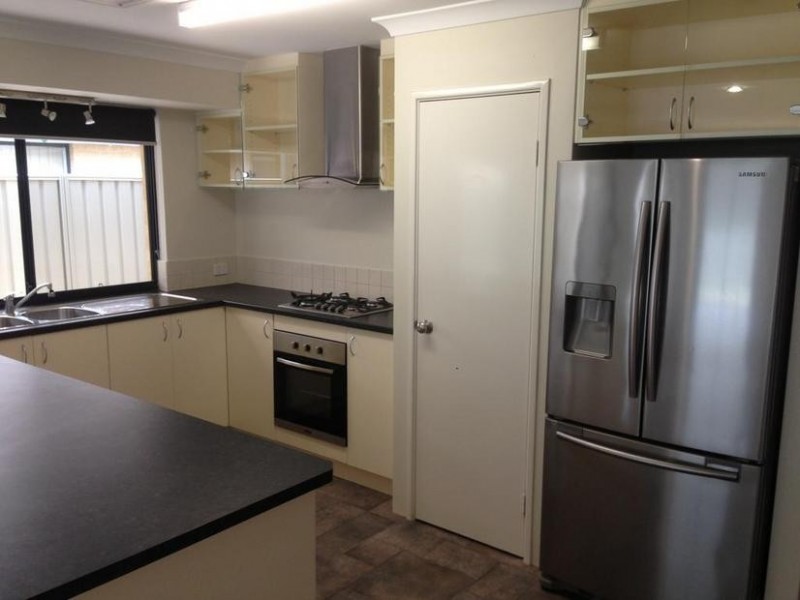 34 Seville Way, Aubin Grove WA 6164