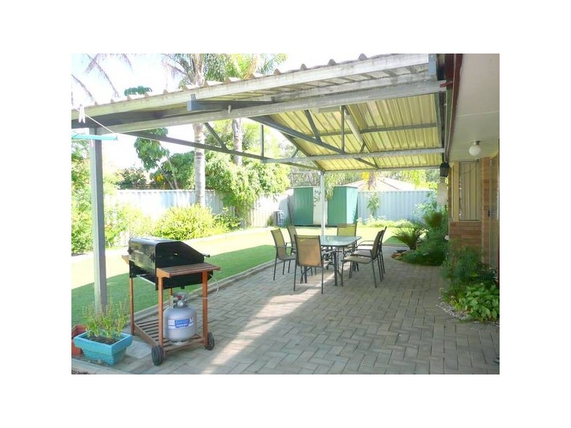 18 Corringle Grove, South Lake WA 6164