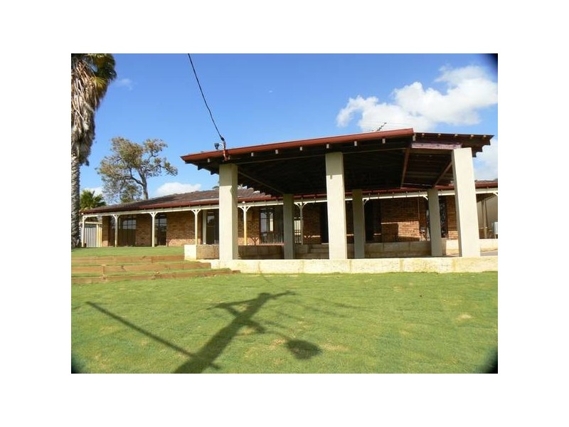 10 Gum Court, Yangebup WA 6164
