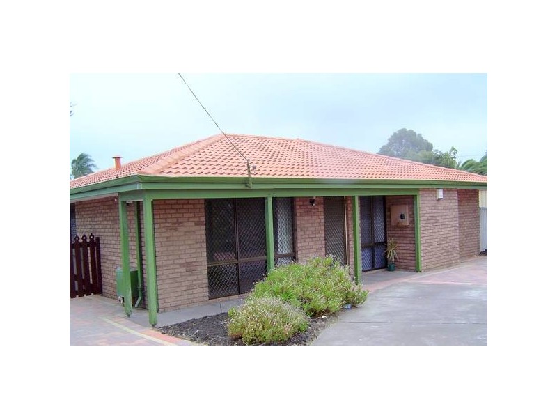 42 Broadwater Gardens, South Lake WA 6164