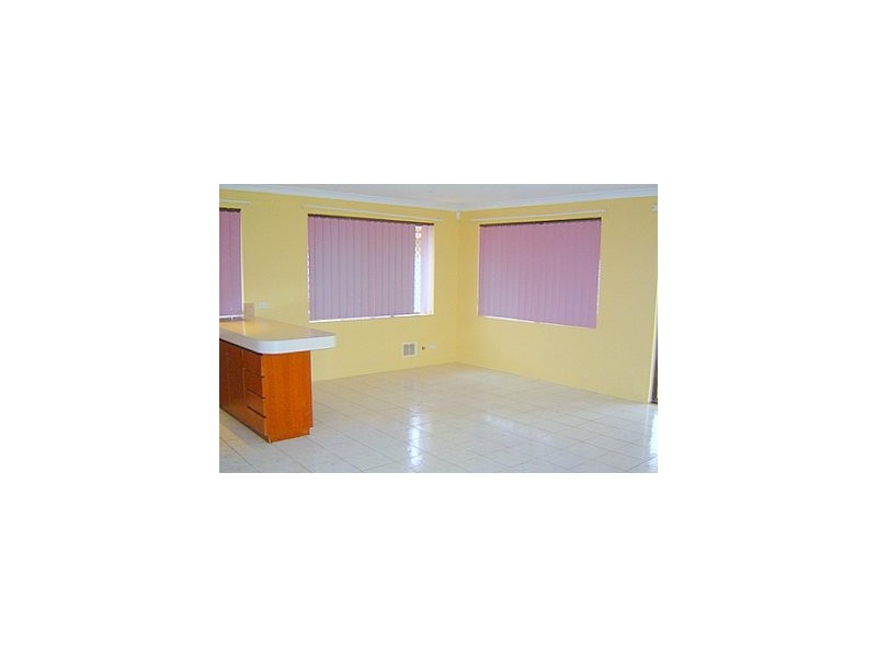 42 Broadwater Gardens, South Lake WA 6164