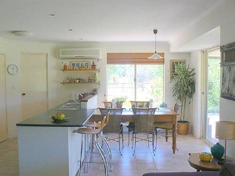 33 Holmes Road, Oakford WA 6121