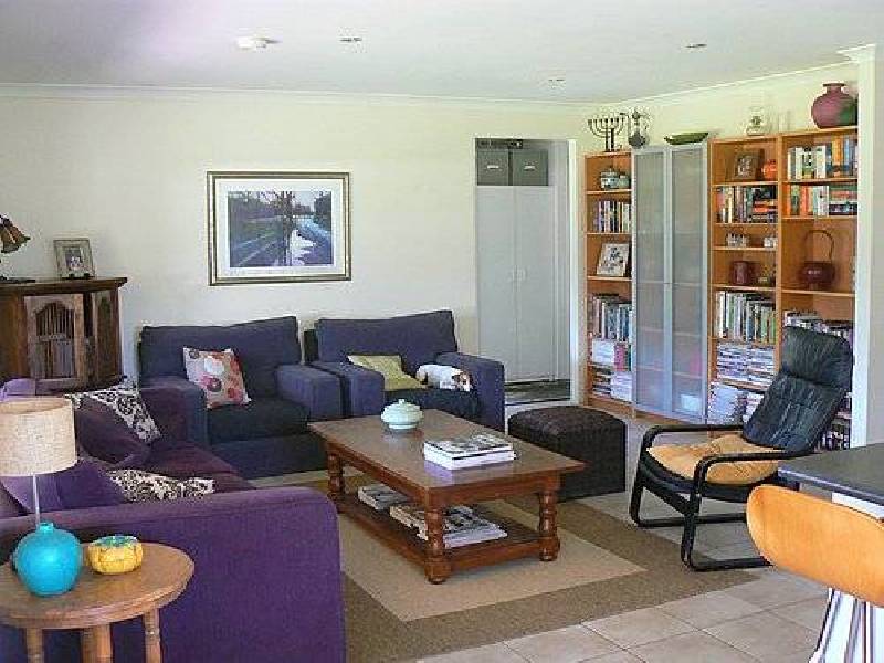 33 Holmes Road, Oakford WA 6121