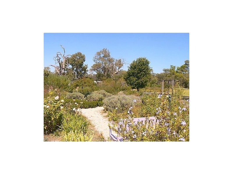 33 Holmes Road, Oakford WA 6121