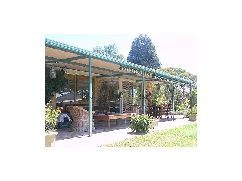 33 Holmes Road, Oakford WA 6121