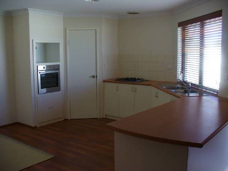 16 Flowergum Way, South Lake WA 6164