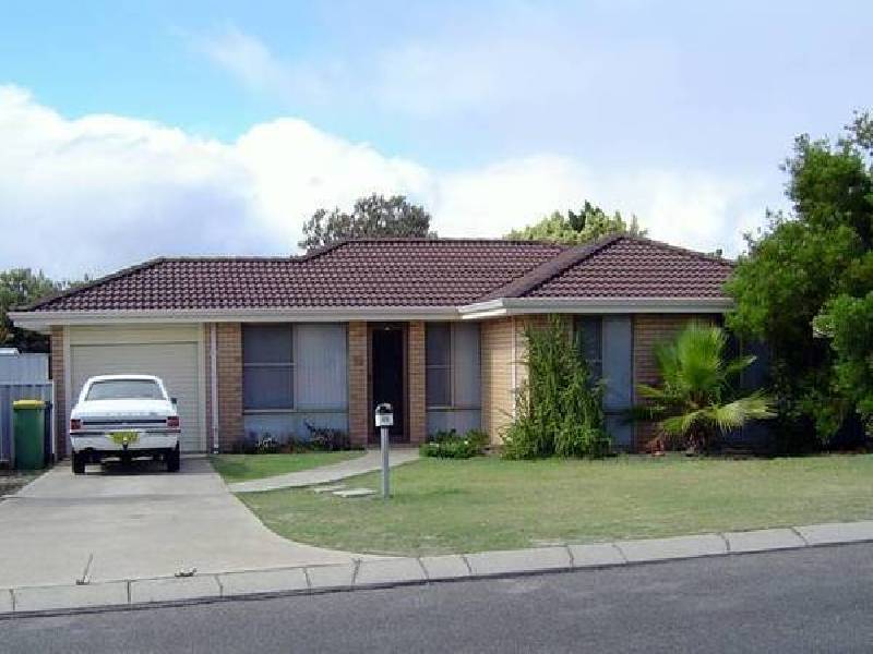 93 Bolderwood Drive, South Lake WA 6164