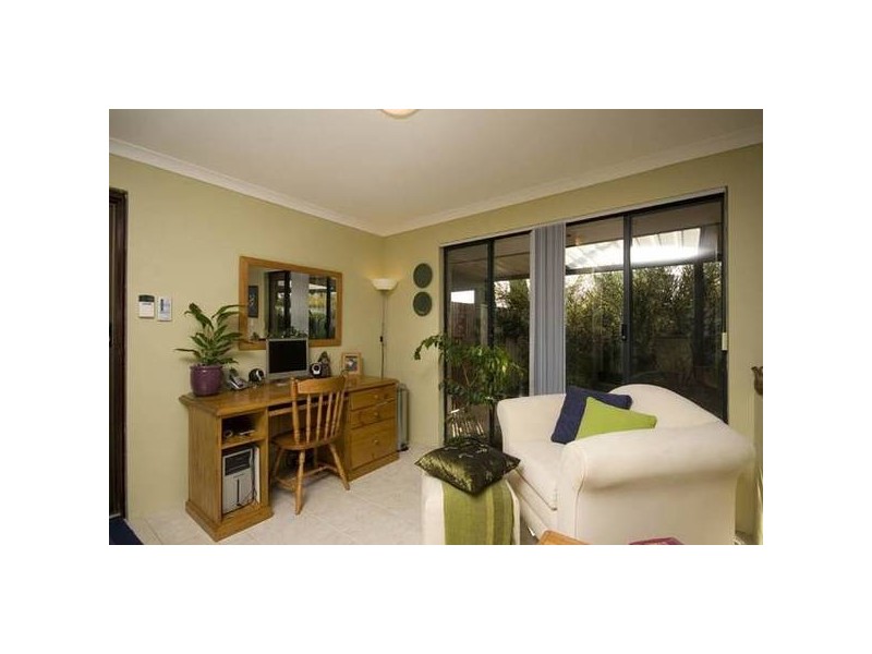 Marav Court, Success WA 6164