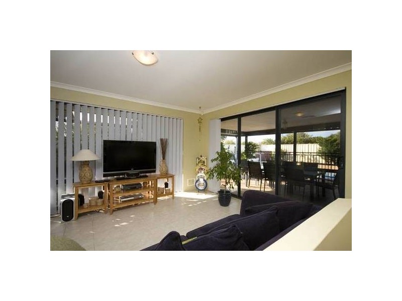 Marav Court, Success WA 6164