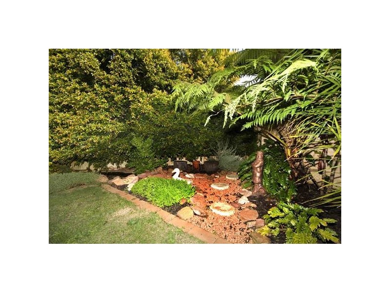 Marav Court, Success WA 6164