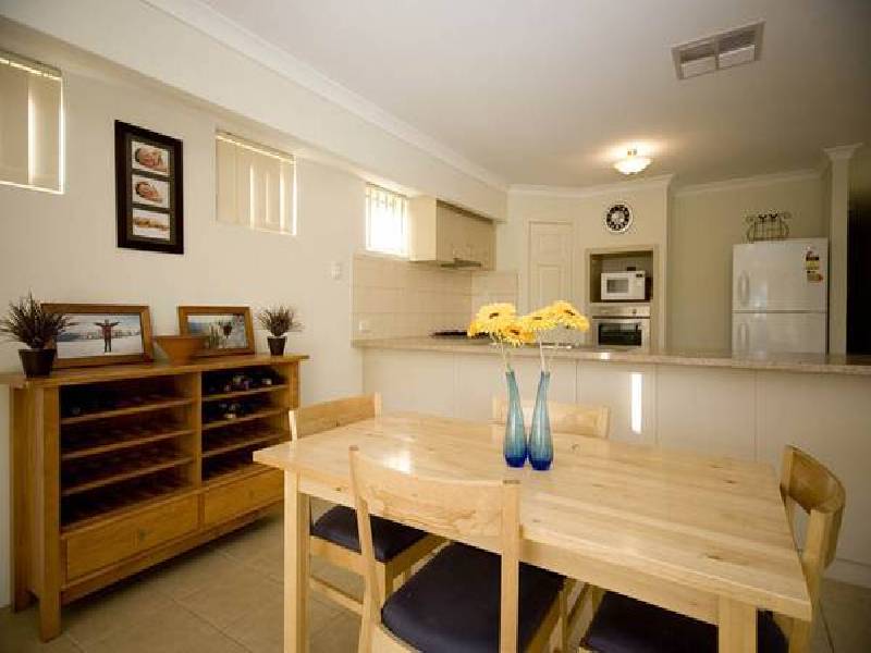 Felpham Court, Success WA 6164