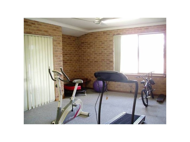 25 Hopkins Way, Spearwood WA 6163