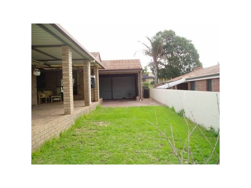 25 Hopkins Way, Spearwood WA 6163