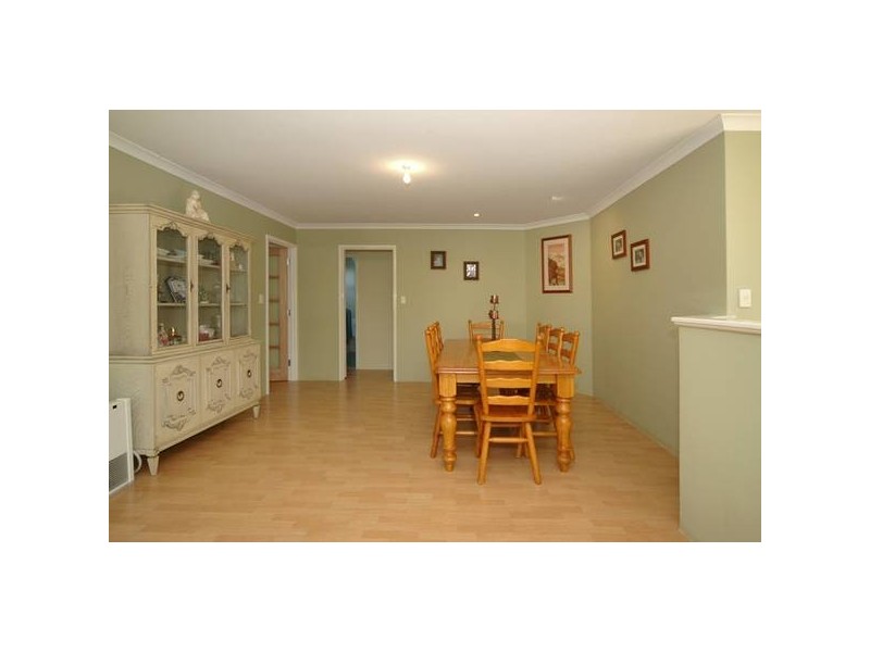 8 Ledden Court, Success WA 6164